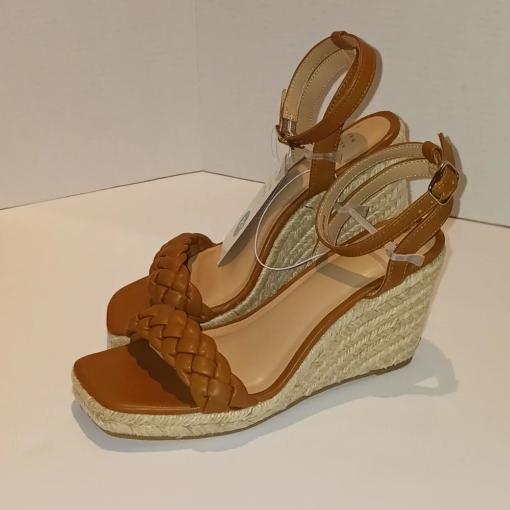 A New Day - Lovely Joyce Tan Sandals NWT
